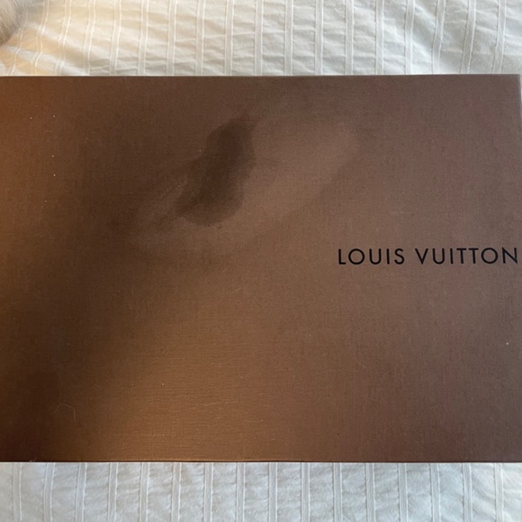 Vintage Louis Vuitton heels - Picture 3 of 8